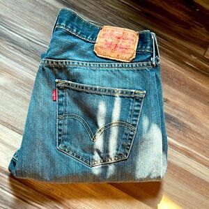 Levi’s 501 Straight Fit 32 X 32